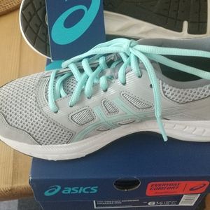 ASICS Women 6.5 tennis shoe